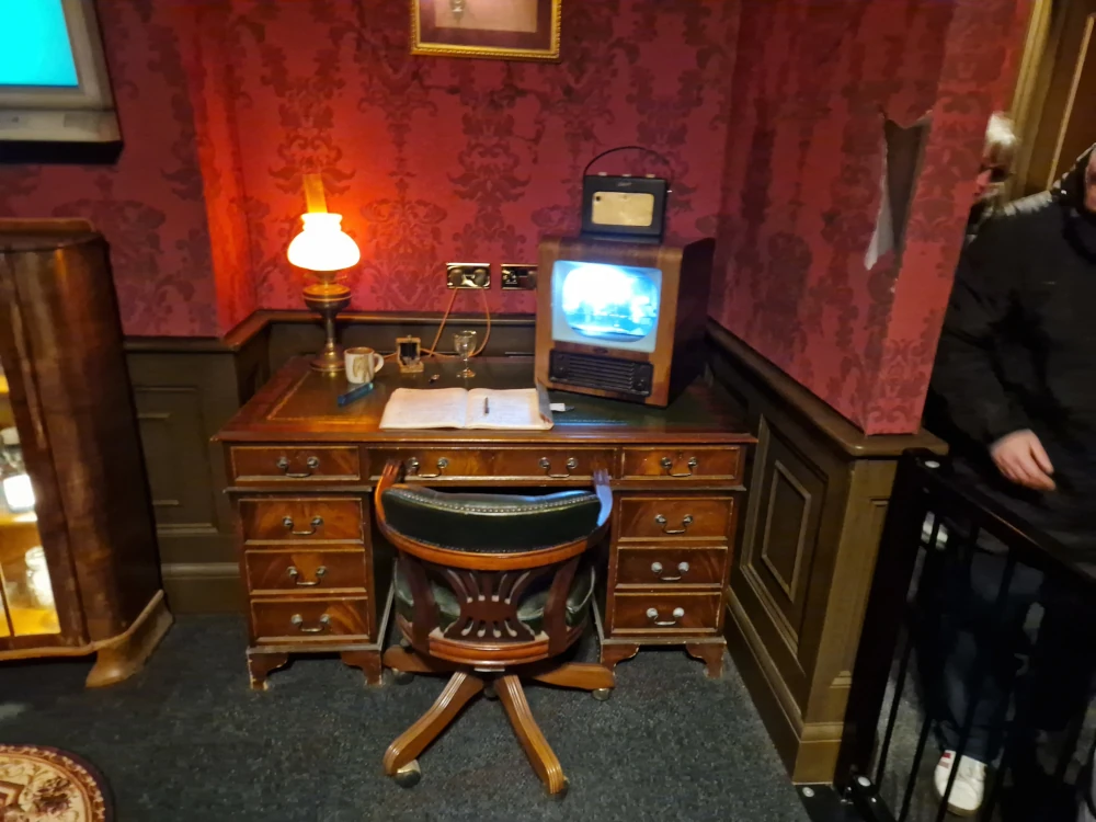 Paultons Park Ghostly Manor Dr Kinley's Office