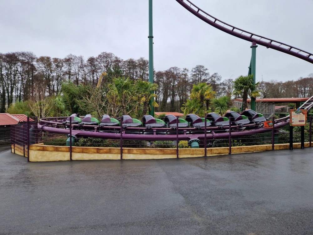 Paultons Park Velociraptor Rollercoaster