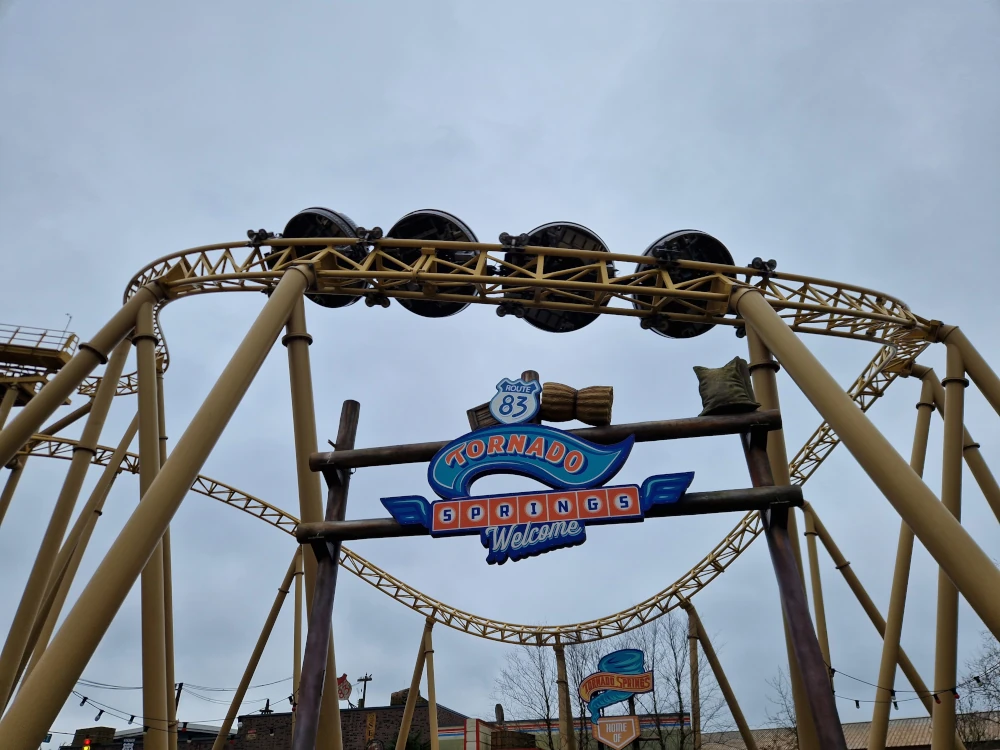 Paultons Park Storm Chaser Tornado Springs