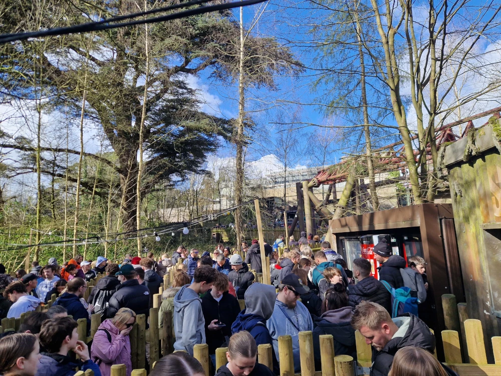 Alton Towers Thirteen Queue