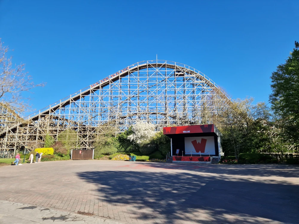 Walibi Belgium Loup Garou and show stage